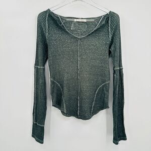 Free People Size Small Green Long Sleeve V Neck Thin Knit Boho Thermal Top